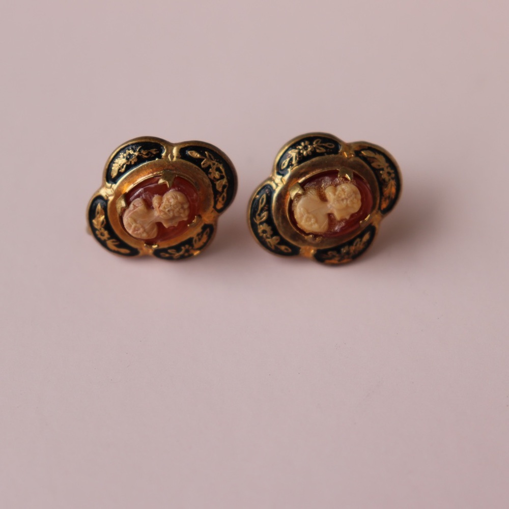 Vintage victorian screw back earrings